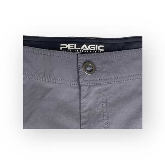 Pelagic® 𓆝 Madeira 20” Outseam Flat Cargo Hybrid Fishing Shorts 𓆝 Graphite 38 - Picture 10 of 16